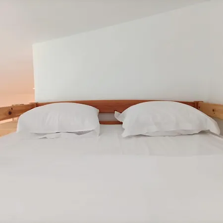Casa de Férias Maison Avec Dependance, Jardin, Clim, Wifi, Garage Villeneuve-lès-Avignon