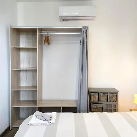 Maison Avec Dependance, Jardin, Clim, Wifi, Garage